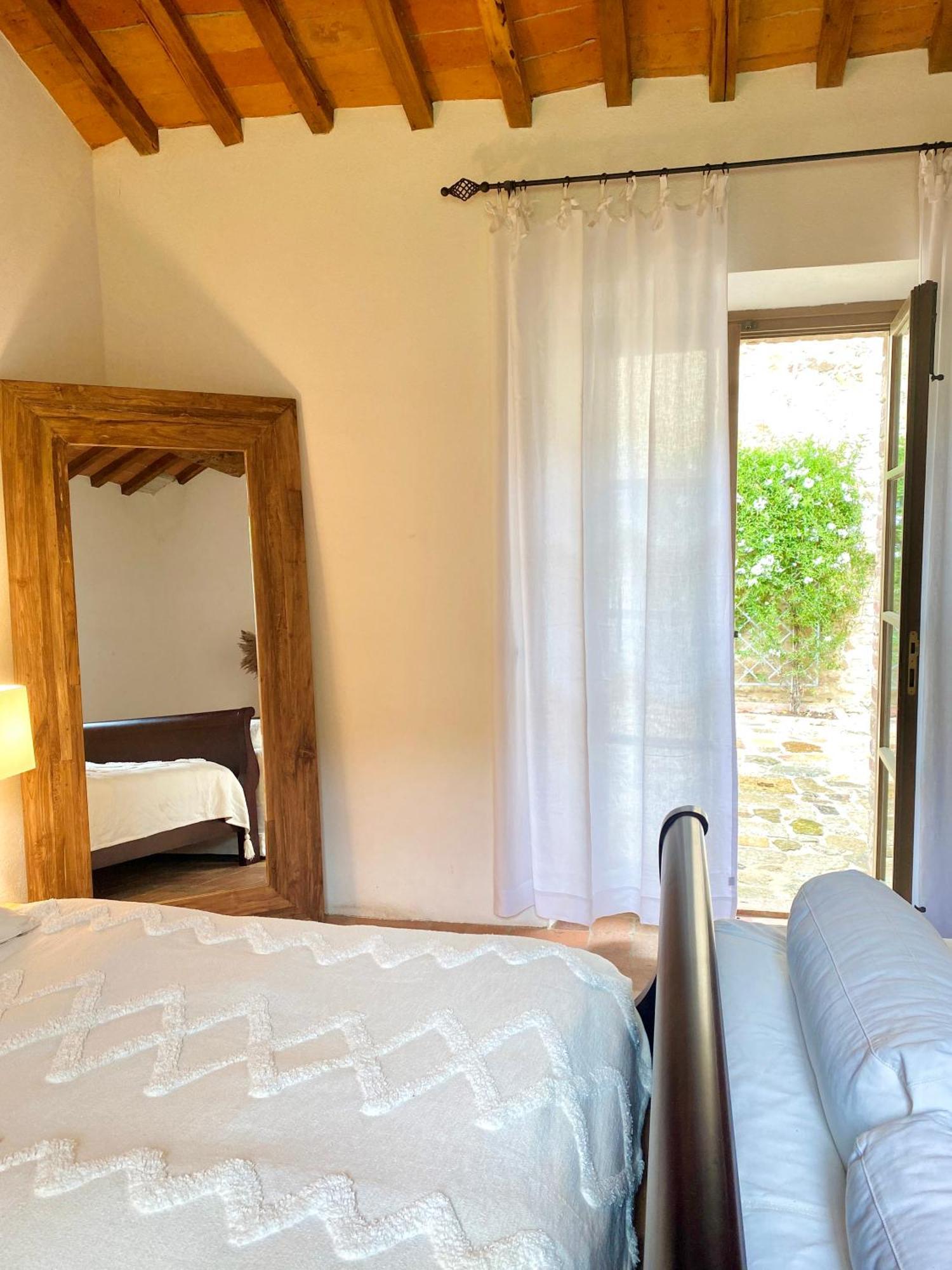 MontefollonicoAbbadia Wine Relais住宿加早餐旅馆 外观 照片