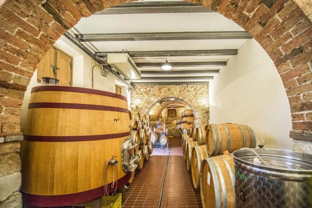 MontefollonicoAbbadia Wine Relais住宿加早餐旅馆 外观 照片