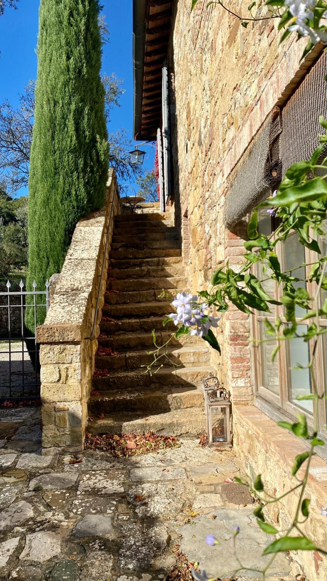MontefollonicoAbbadia Wine Relais住宿加早餐旅馆 外观 照片